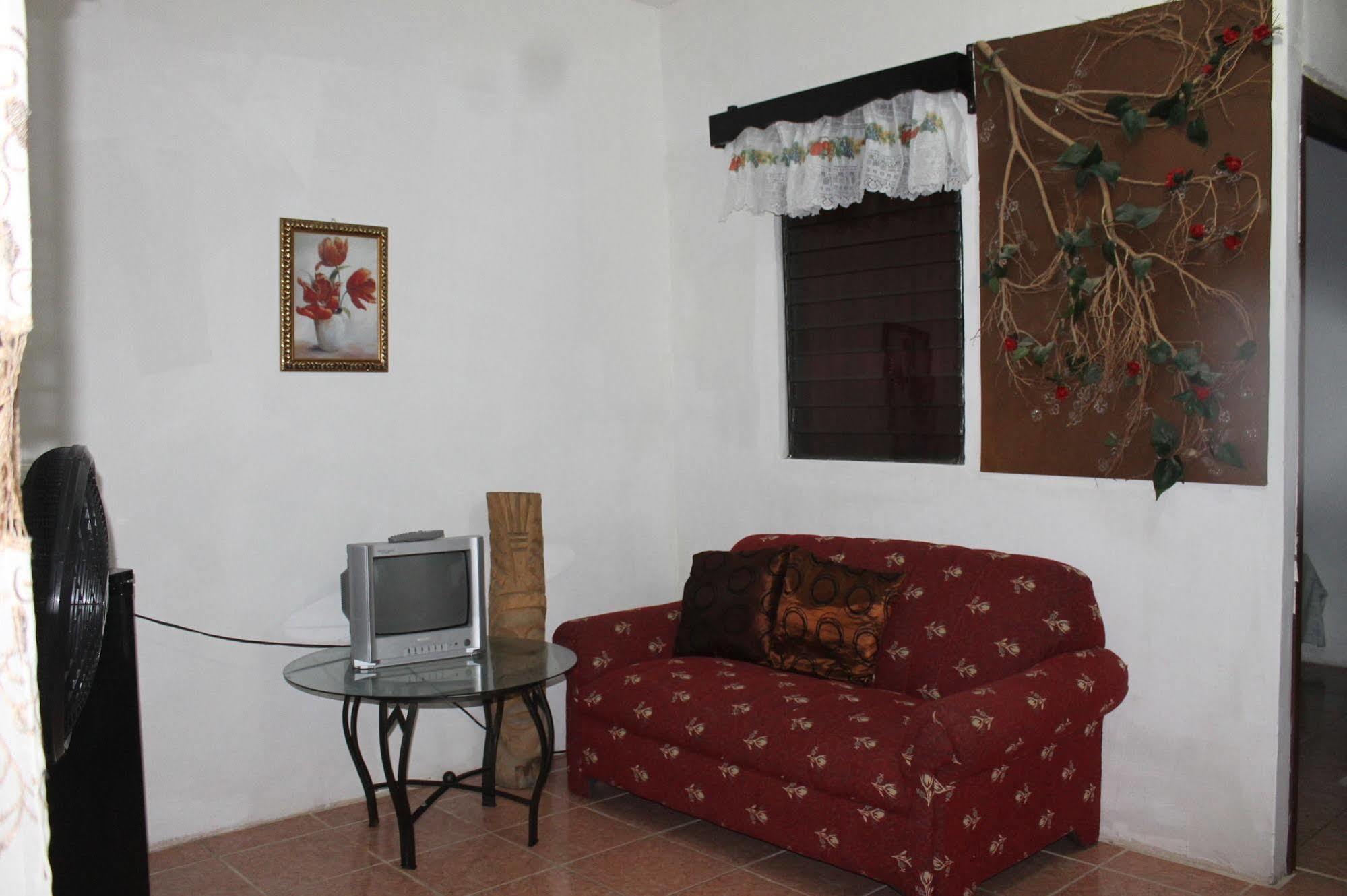 Bachelor Inn Hotel Ciudad de Belice Exterior foto