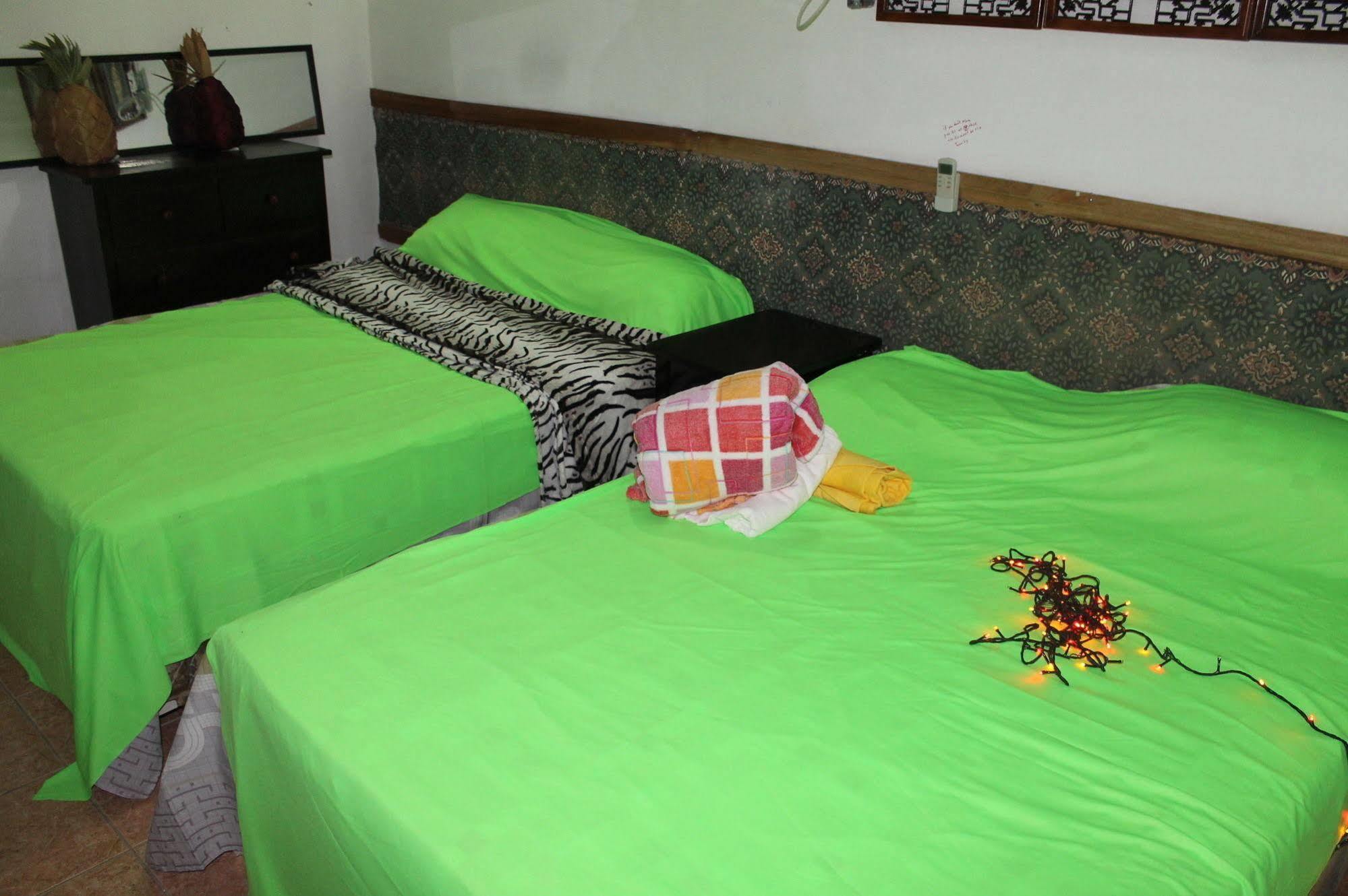 Bachelor Inn Hotel Ciudad de Belice Exterior foto